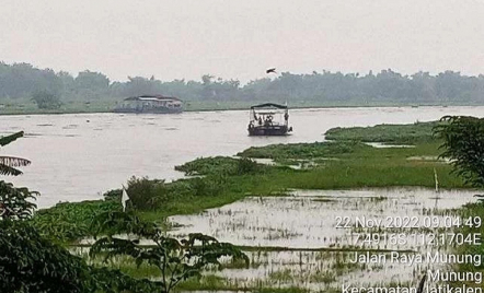 Gara-Gara Sampah, Perahu Penyeberangan Sungai Brantas Kecelakaan - GenPI.co Jatim