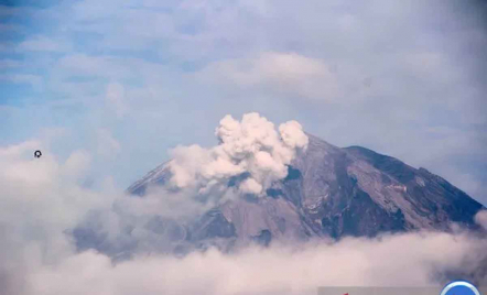 Waspada Abu Vulkanik Semeru, PVMBG: Jangan Beraktivitas Pada Jarak 500 Meter - GenPI.co Jatim