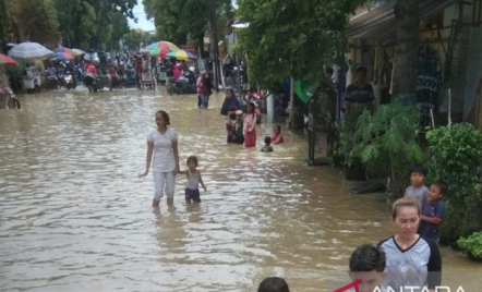 Madura Dikepung Banjir, 4 Kabupaten Tergenang, Hindari Area Berikut - GenPI.co Jatim