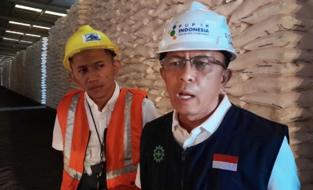 PT Pupuk Indonesia Blak-blakan Soal Stok, Bikin Petani Sedikit Lega - GenPI.co Jatim