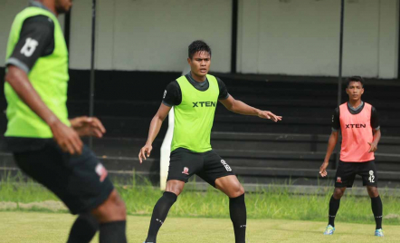 Akhirnya Setelah Absen 15 Laga, Fachruddin Aryanto Kembali Latihan - GenPI.co Jatim
