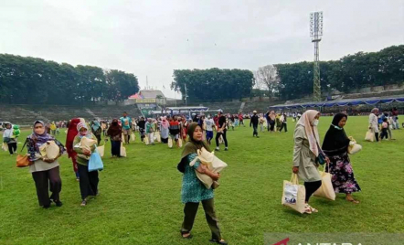 Menjelang Ramadan, Petrokimia Gresik Siapkan 3.500 Paket Sembako Murah - GenPI.co Jatim