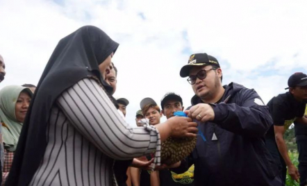 Legitnya Durian Medowo Buat Ngiler, Bupati Kediri Bakal Buat Acara Rutin - GenPI.co Jatim