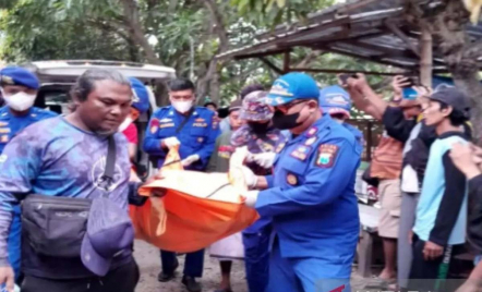 Perahu Karam, Nelayan di Bangkalan Ditemukan Tewas - GenPI.co Jatim