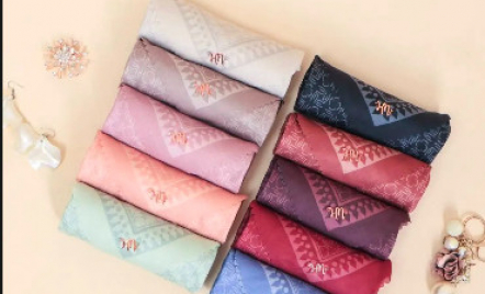 BRI Tumbuhkan Kreativitas Pelaku Usaha Hijasmita Lewat Desain Hijab Modern Bernuansa Lokal - GenPI.co Jatim