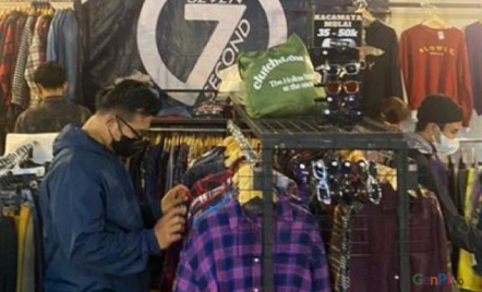 Bisnis Thrifting Masih jadi Tren di Malang, bak Mencari Emas - GenPI.co Jatim