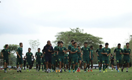 Peluncuran Tim, PSS Sleman Uji Tanding Lawan PSS Legends - GenPI.co Jogja