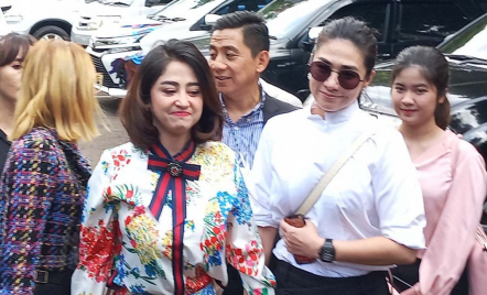 Dewi Perssik Tak Menyesal Digugat Cerai Angga Wijaya - GenPI.co Jogja