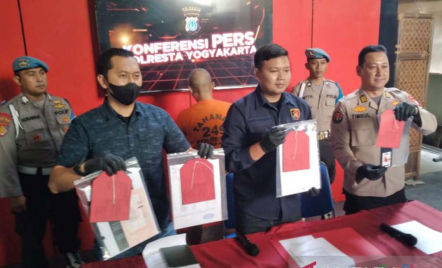 Polresta Yogyakarta Bekuk Penipu Modus Jual Barang Lelang Kantor MA - GenPI.co Jogja