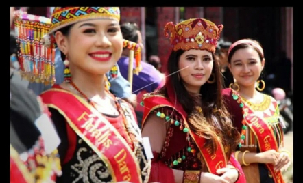Percayalah, Kecantikan Gadis Dayak Kalimantan Bukan Mitos - GenPI.co Kalbar