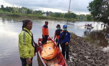 Longboat Karam, Warga Singkawang Ditemukan Tenggelam di Kapuas Hulu - GenPI.co Kalbar