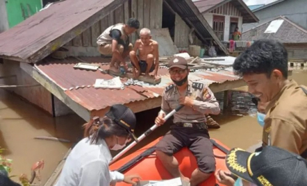 5.000 Warga Serawai Terdampak Banjir, Ketinggian Air Mencapai 2 Meter - GenPI.co Kalbar