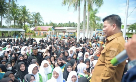 Sukseskan Gernas Aksi Bergizi, Satono Sambangi Remaja Jawai - GenPI.co Kalbar
