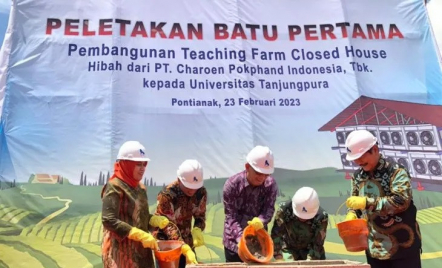 Universitas Tanjungpura Dapat Hibah Teaching Farm Closed House dari PT CPI - GenPI.co Kalbar