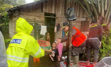 Orang Tua Diimbau Perketat Pengawasan Anak Saat Banjir - GenPI.co Kalbar