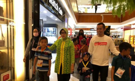 Gandeng Rumah Zakat, Lismaryani Ajak Anak Yatim Piatu Belanja Baju Lebaran - GenPI.co Kalbar