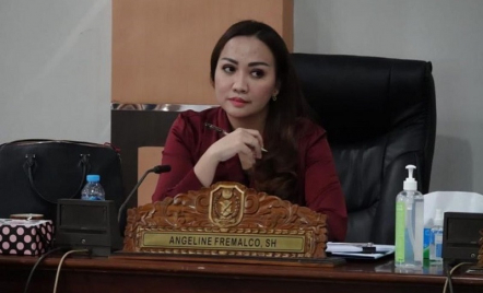Protes PKPU Nomor 10 Tahun 2023, Angeline Fremalco: KPU Melemahkan dan Membatasi Hak Perempuan - GenPI.co Kalbar