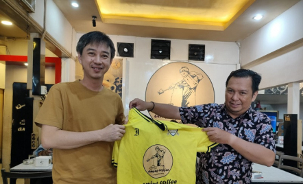 Branding Journalist FC, Aming Coffee Dukung Masyarakat Gemar Sepak Bola - GenPI.co Kalbar