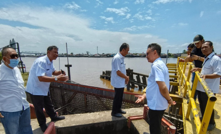 Sungai Kapuas Surut Penyebab Terganggunya Suplai Air PDAM - GenPI.co Kalbar