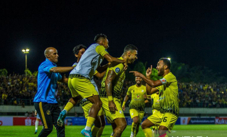 Borneo FC Dihancurkan Barito Putera, Kiper Cedera - GenPI.co Kaltim