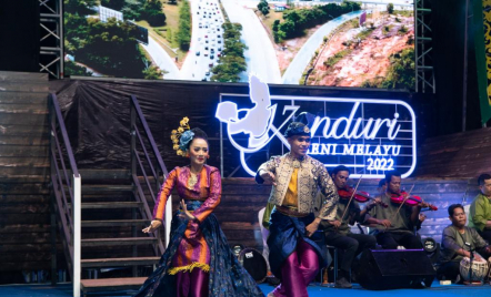 Puluhan Sanggar Seni Tampil di Kenduri Seni Melayu 2022 - GenPI.co Kepri