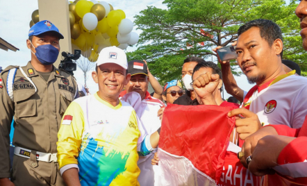 Karimun dapat 2.000 Bendera Merah putih dari Gubernur - GenPI.co Kepri