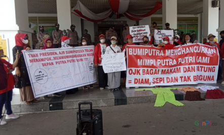 Nasabah AJB Bumiputera Demo di DPRD Batam, Apa Tuntutannya? - GenPI.co Kepri