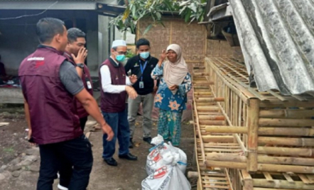 Mandi Lumpur di TikTok, Ibu Asal Lombok Tengah Dapat Bantuan - GenPI.co NTB