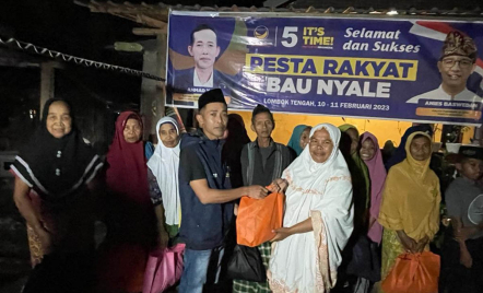 Ramadan 2023: Nasdem Lombok Tengah Bagi Sembako ke Lansia dan Anak Yatim - GenPI.co NTB