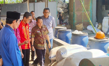 Wakil Bupati Lombok Tengah Dorong Desa Berinovasi Manfaatkan Sampah - GenPI.co NTB