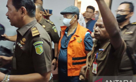 Dugaan Korupsi, Mantan Bupati Inhil Ditahan di Rutan Pekanbaru - GenPI.co Riau