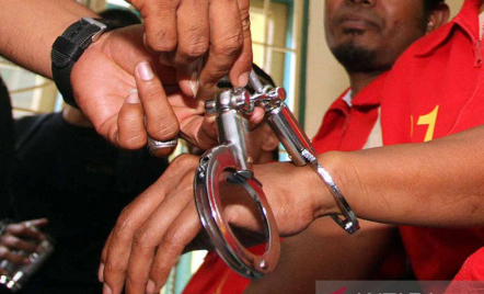 Polisi Bekuk Pelaku Hipnotis Perdaya Penggali Kubur di Pekanbaru - GenPI.co Riau
