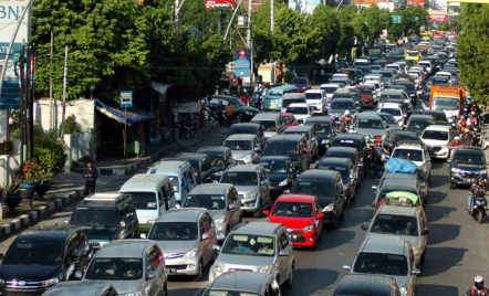 Persiapan Mudik Lebaran, Pemprov Riau Mulai Perbaikan Jalan - GenPI.co Riau