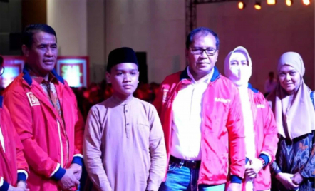 IKA Unhas Beri Beasiswa Anak Korban Insiden Tarik Tambang Makassar - GenPI.co Sulsel