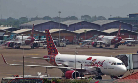Staycation Yuk Besties, Cek Jadwal Tiket Pesawat Jakarta-Palembang Besok - GenPI.co Sumsel