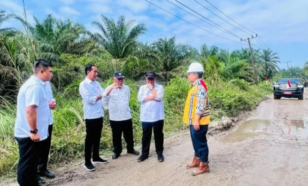 Jokowi Pastikan Pemerintah Perbaiki Jalan Rusak di Sumut - GenPI.co Sumut