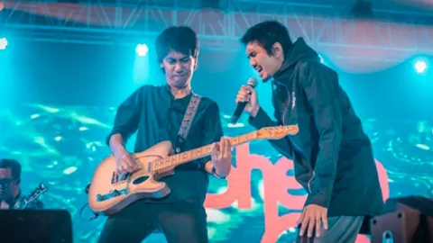 Seram, Ternyata di Balik Pembuatan Lagu Sephia Sheila On 7 - GenPI.co