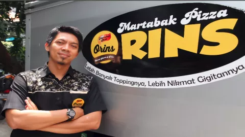 Sonny Arca, Mantan PNS Kini Jadi Bos Martabak Pizza - GenPI.co
