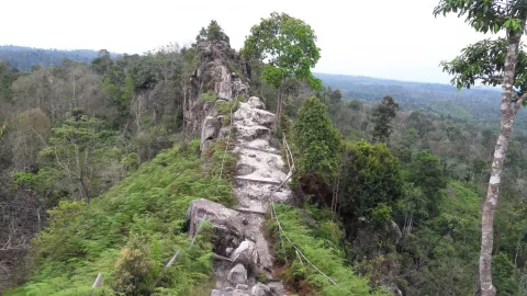Mengintip Tembok China di Kalimantan Timur Bernama Batu Dinding - GenPI.co