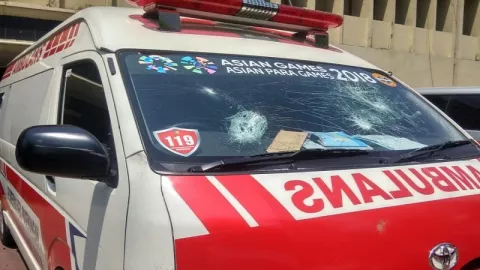 Mohon Maaf, Polisi Salah Viralkan Video Ambulans yang Berisi Batu - GenPI.co