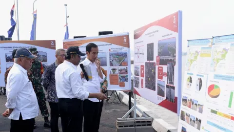 Ingin Rampungkan RPJMN, Jokowi Tengok Penataan Tepi Sungai Kapuas - GenPI.co