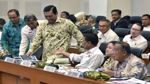 Gantikan Puan Maharani Jadi Plt Menko PMK, Ini kata Darmin - GenPI.co