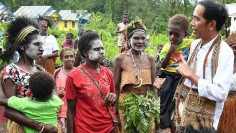 Benny Wenda Tolak Upaya Pemerintah Membangun Papua? - GenPI.co