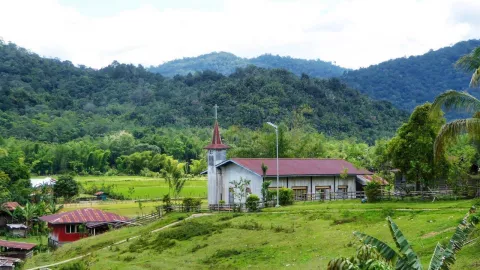 Long Bawan, Desa Terpencil Nan Kaya di Batas Utara Indonesia - GenPI.co