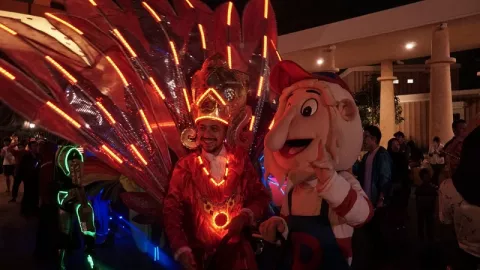 Parade Kostum Sufi Elektrik di Malam Tahun Baru Hijriah - GenPI.co