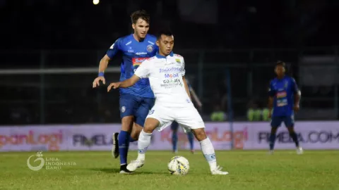Persib Bandung vs Arema FC Ditunda Gara-Gara Demo Mahasiswa - GenPI.co