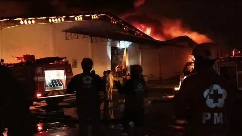 Gudang Kapas Pabrik Tekstil Sritex Terbakar - GenPI.co