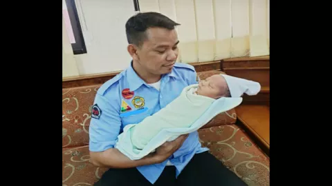 Ya Allah, Bayi Mungil Ditinggal di Warteg - GenPI.co