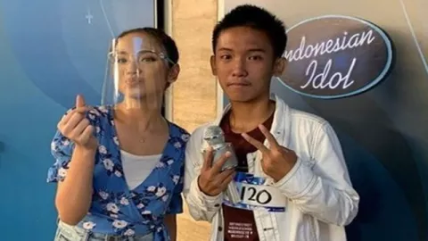 Enrico Peserta Indonesian Idol Melonjak Kegirangan Bertemu Lyodra - GenPI.co