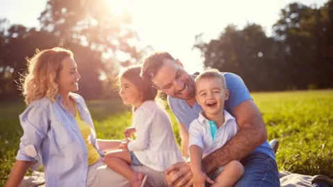 5 Tips Agar Keluarga Makin Harmonis, Nomor 4 Susah Dilakukan! - GenPI.co